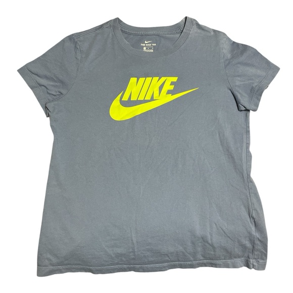 Nike Women's Short Sleeve Tee in light blue with Yellow Logo - Picture 1 of 1